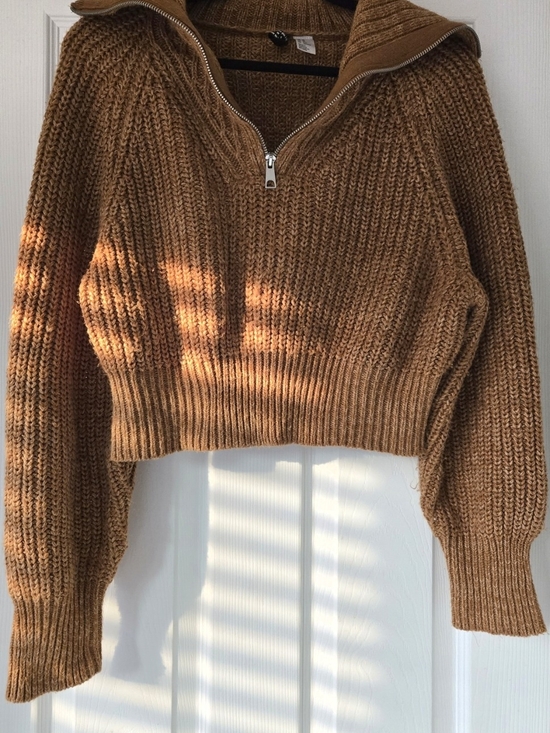 H&M Sweaters - H&M Cropped Half-Zip Turtleneck Sweater - Camel Brown